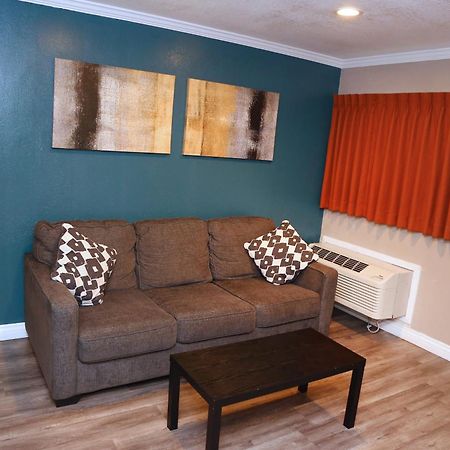 Anaheim Executive Inn & Suites Pokoj fotografie